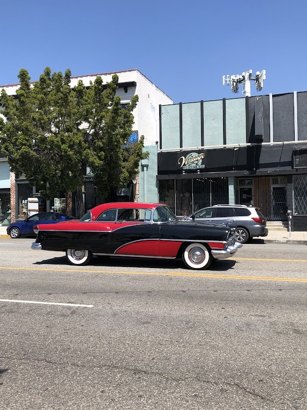 Vintage on Hollywood