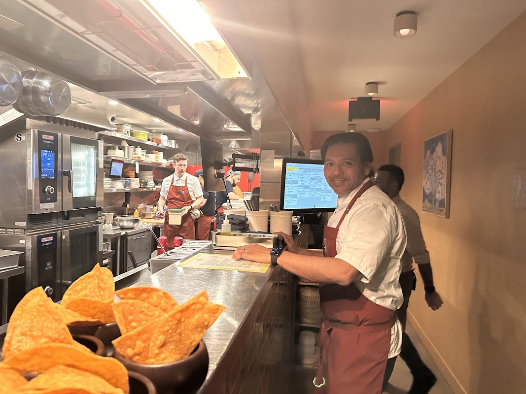 Broken Spanish Comedor