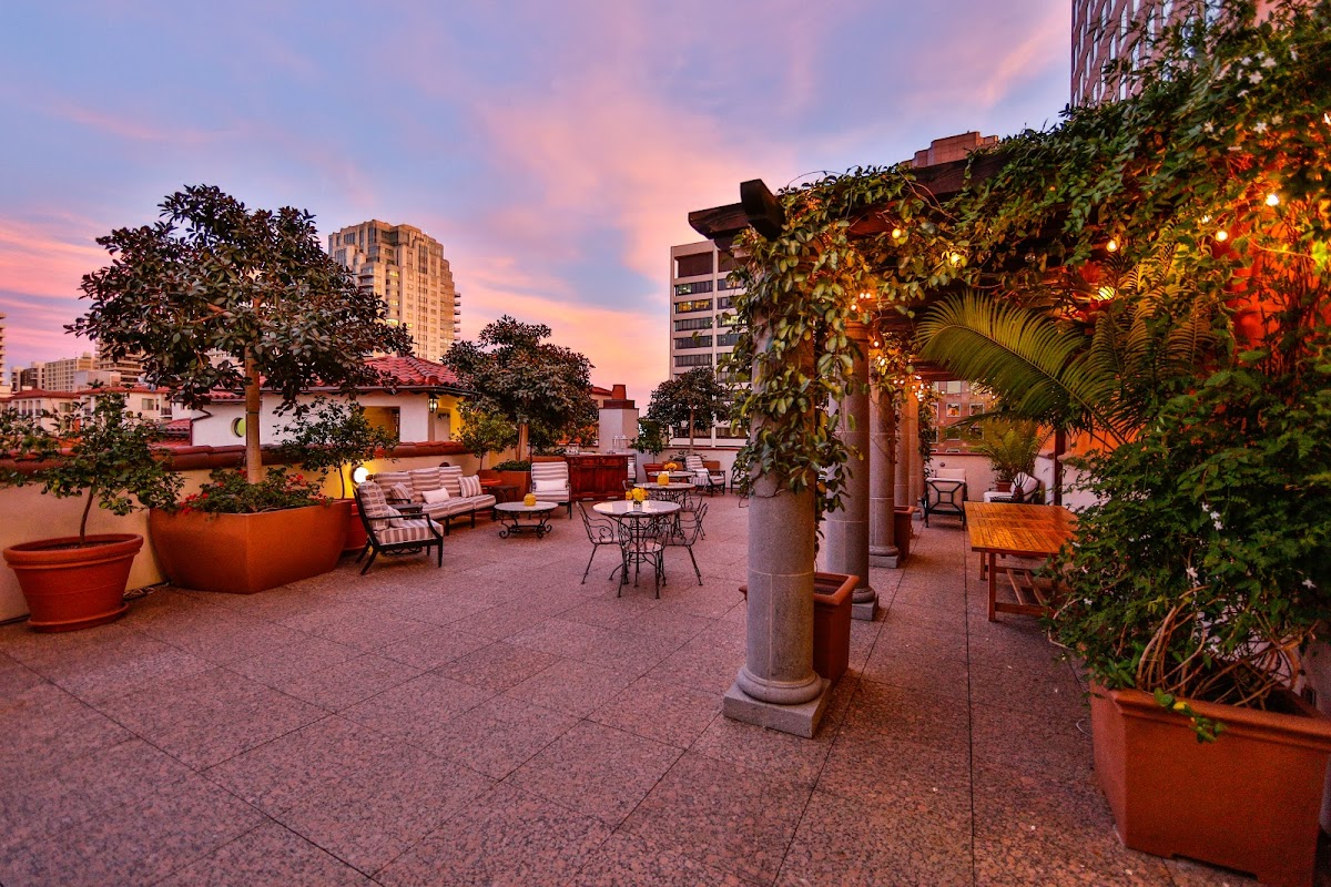 Plaza La Reina Hotel